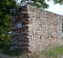 Versuch einer rekonstruierten Limes-Mauer